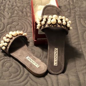 Pearl sandals
